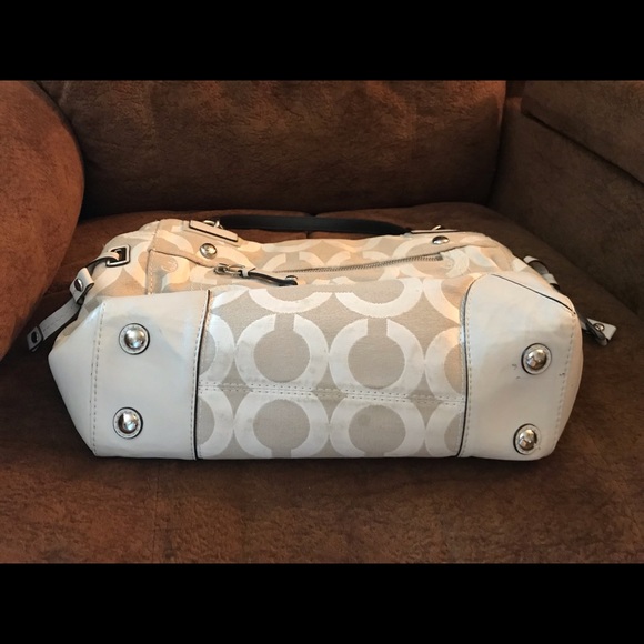 Coach Handbag - Picture 4 of 7